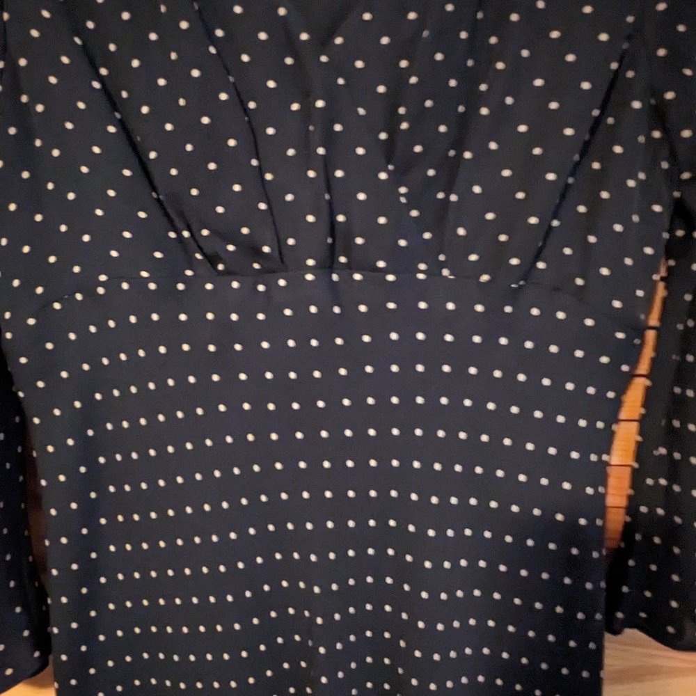Robe - Picture 3 of 5